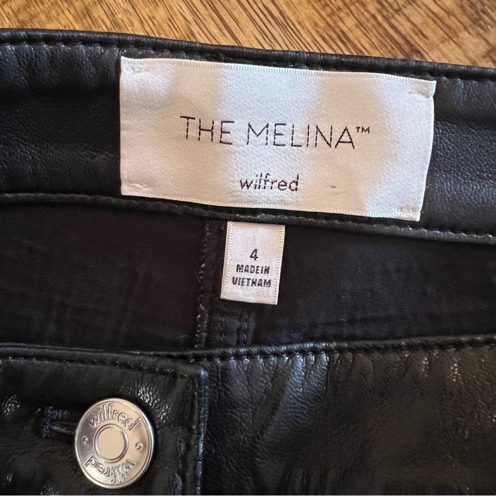 Aritzia Wilfred The Melina Pant Black Vegan Leather High Rise Straight Leg sz 4 - Picture 9 of 12